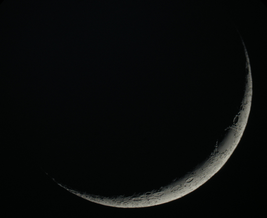 ComputerHotline_-_Lune_28by29_28929.jpg ComputerHotline_-_Lune_28by29_28929.jpg